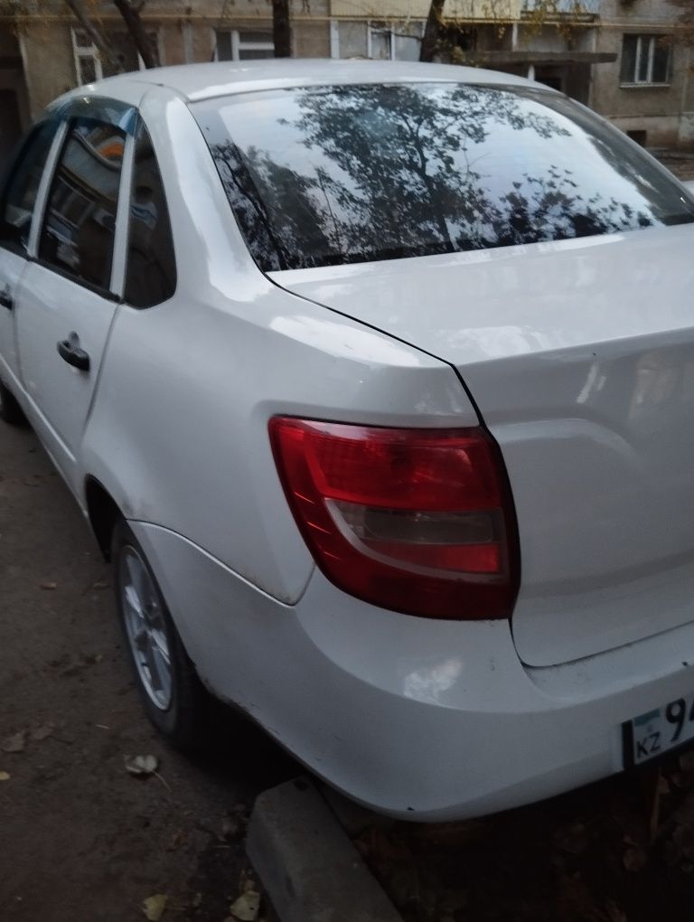 Продам автомобиль,на ходу ,