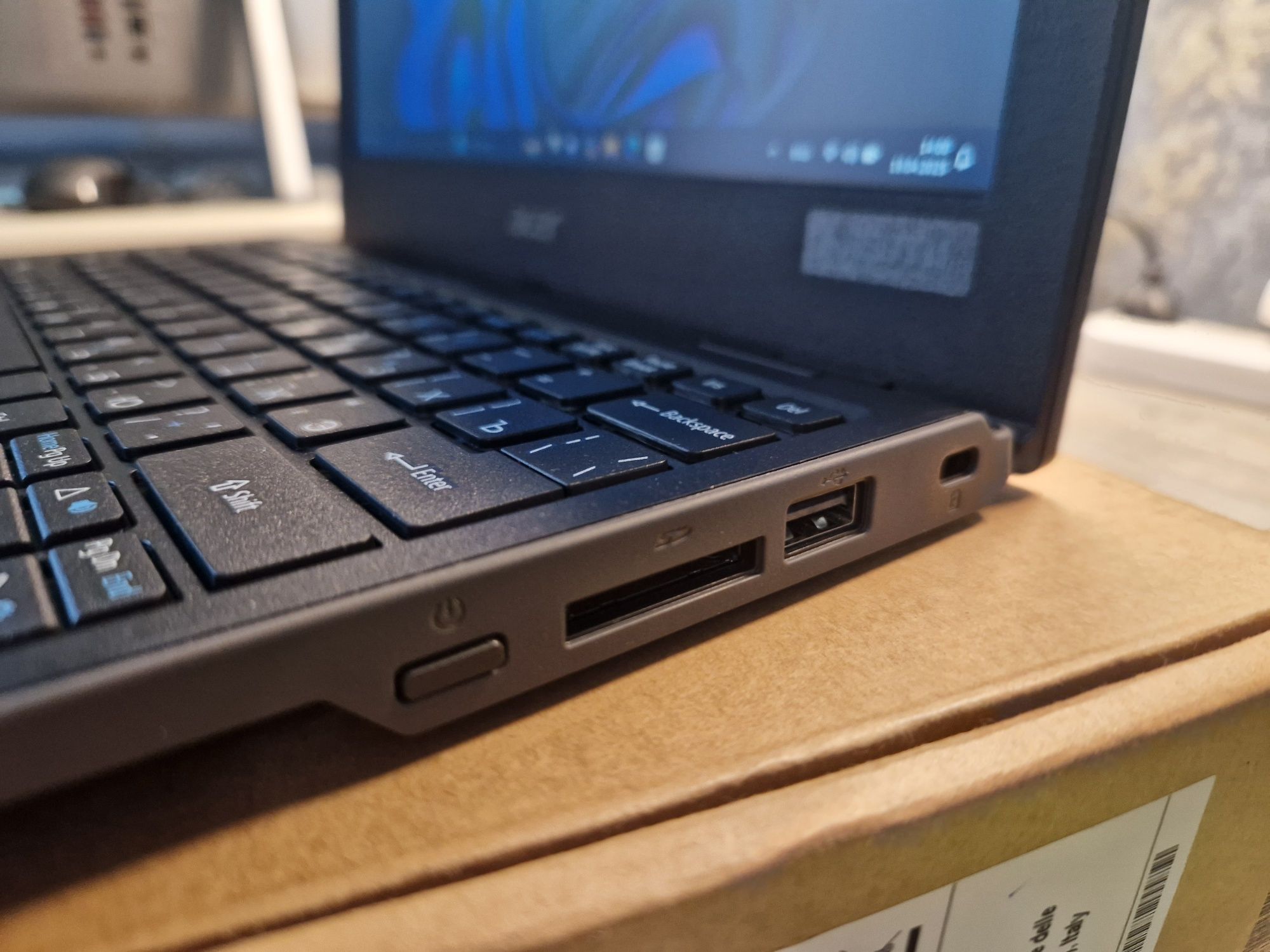Компакнтный ноутбук Acer TravelMate B118-M новый в коробке
