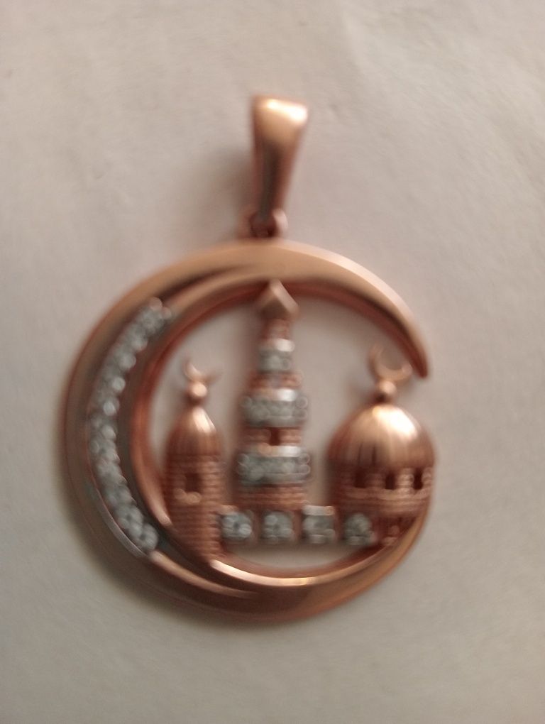 Продам кулон залотой