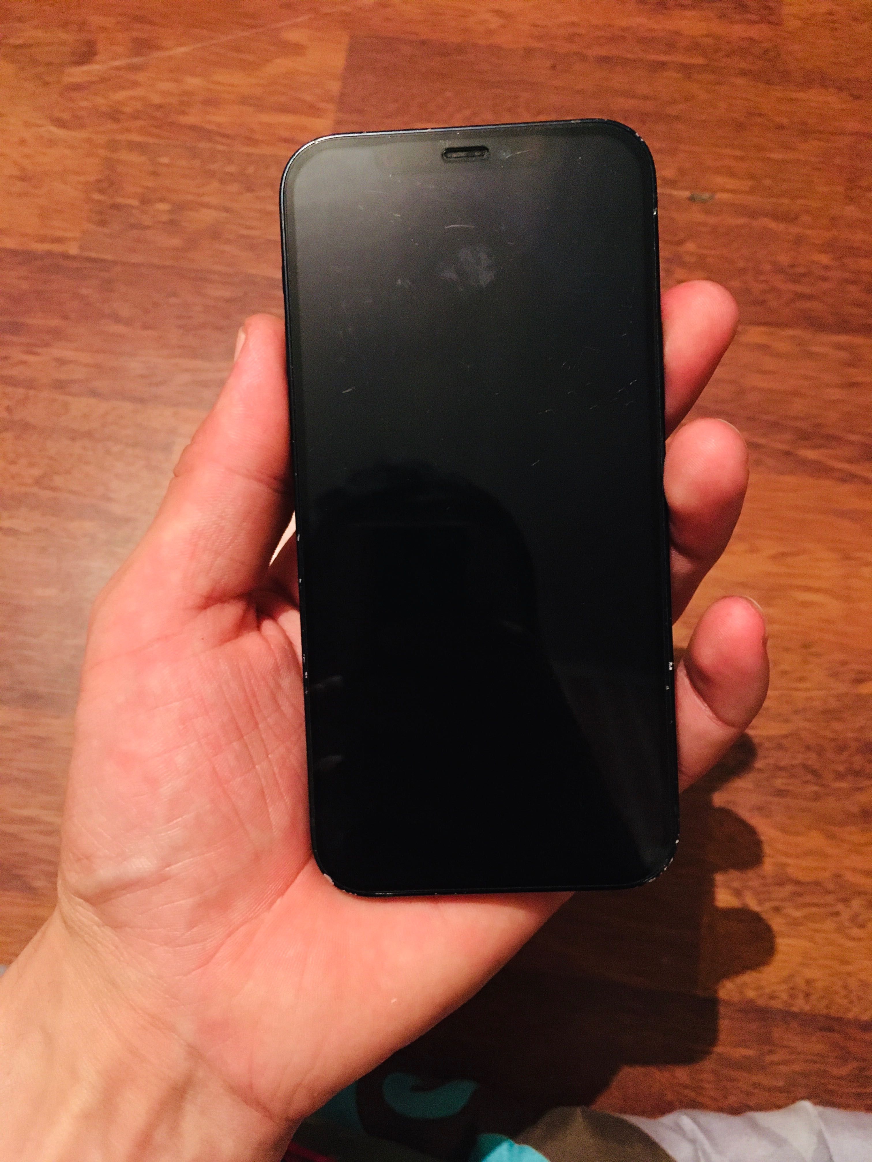 iPhone 12   128 гб .      .