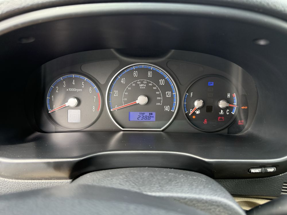 Продам машину Hyundai Santa Fe