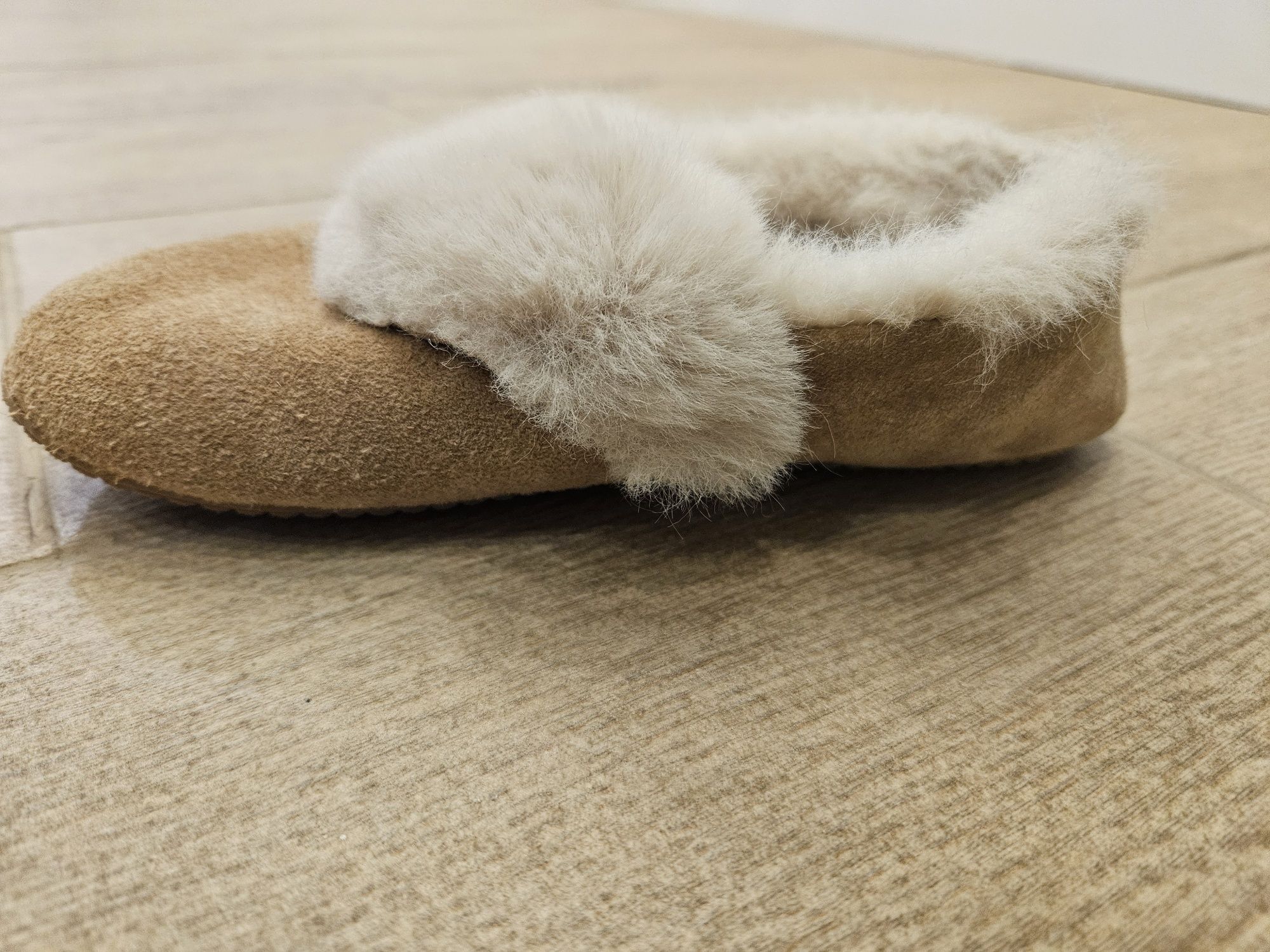 Детские кожаные тапочки с мехом  Zara Kids разм.30/31