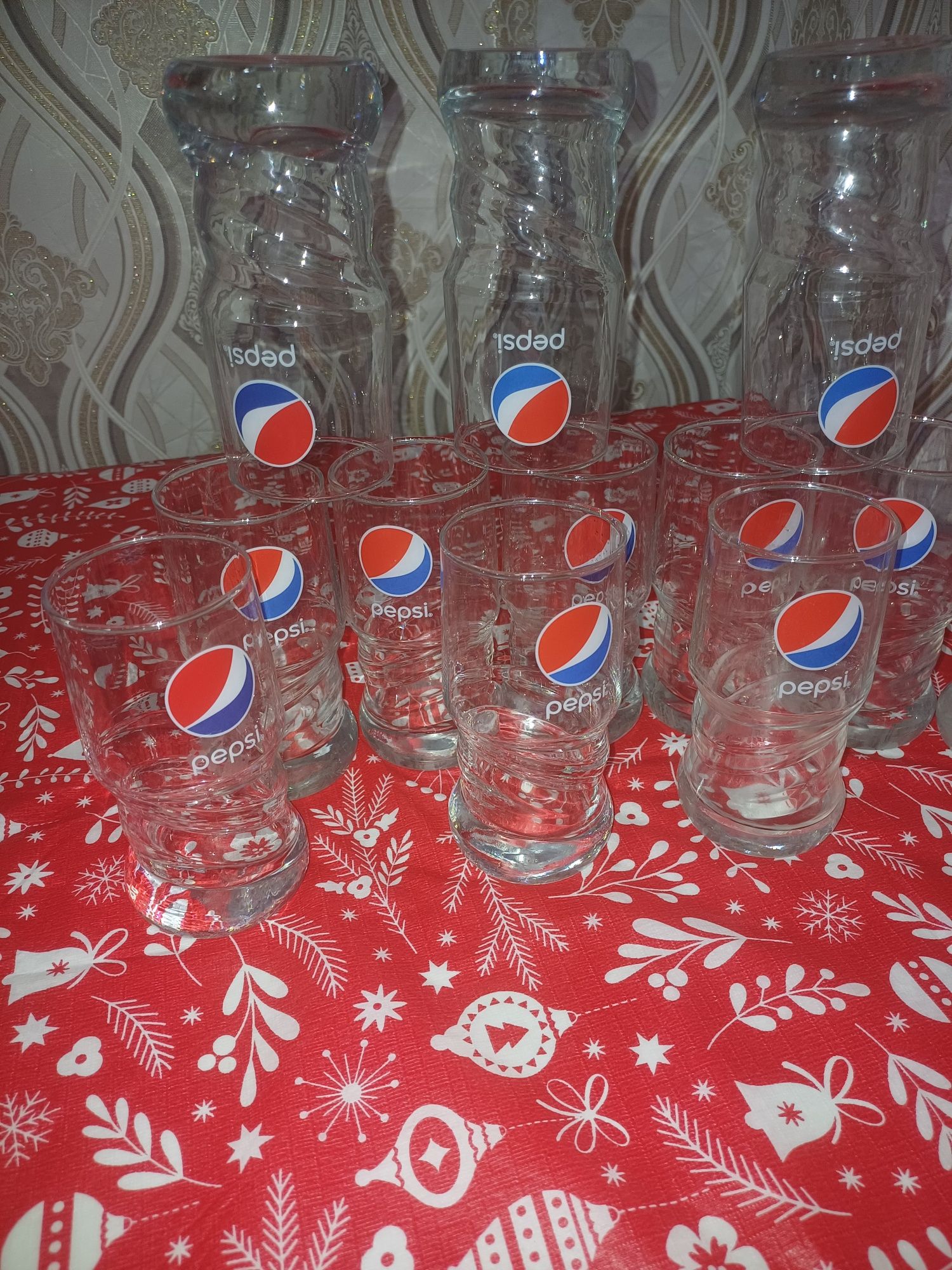 Продам стақан фужер 13 штук новое от фирмы Пепси лейбл Пепси