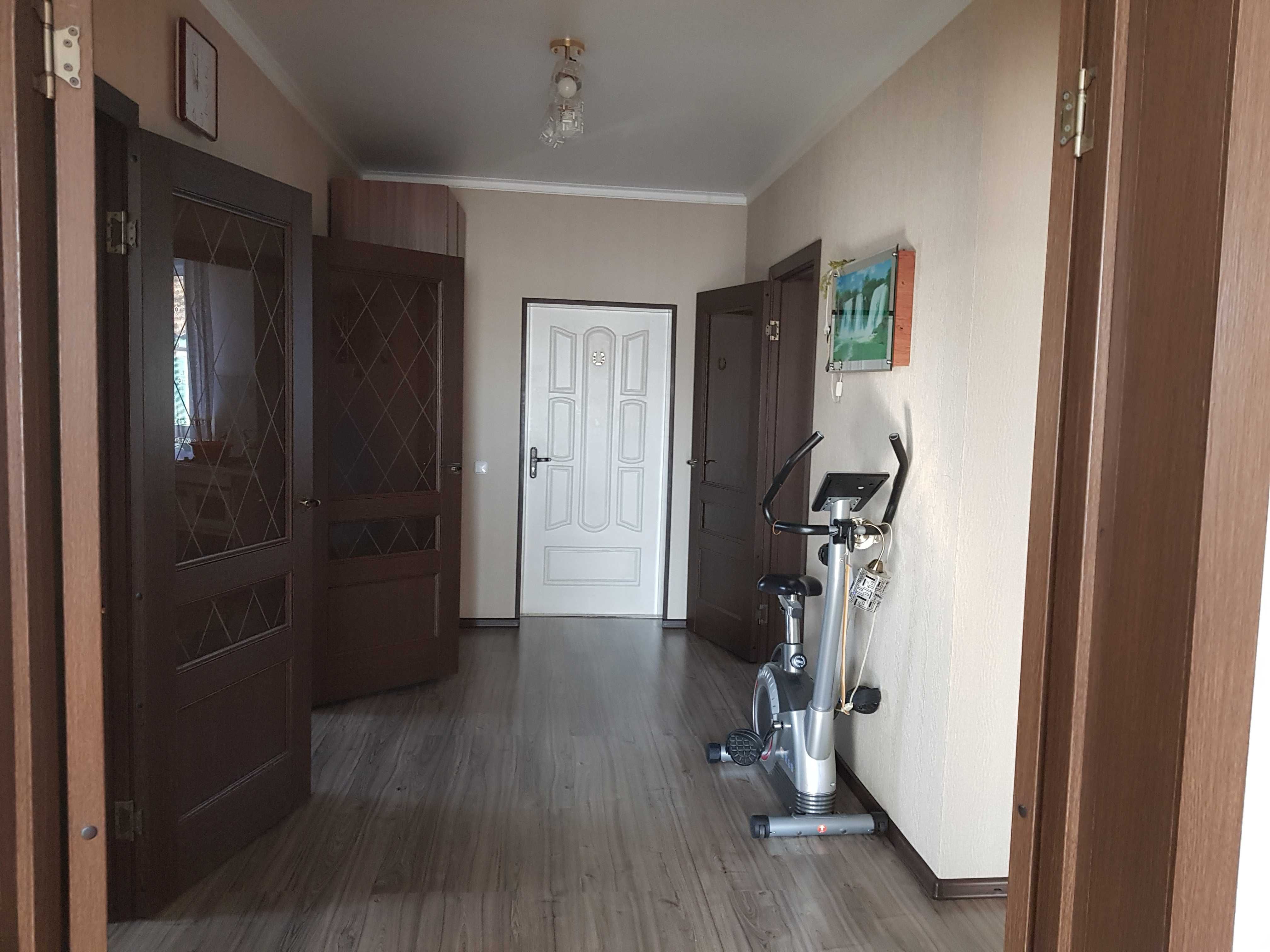 Продам теплый, благоустроенный, дом по ул. К Амировой, 22а, кв. 1.