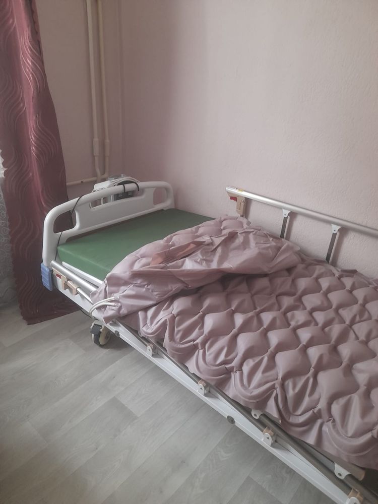 Кровать механическа для лежачих
