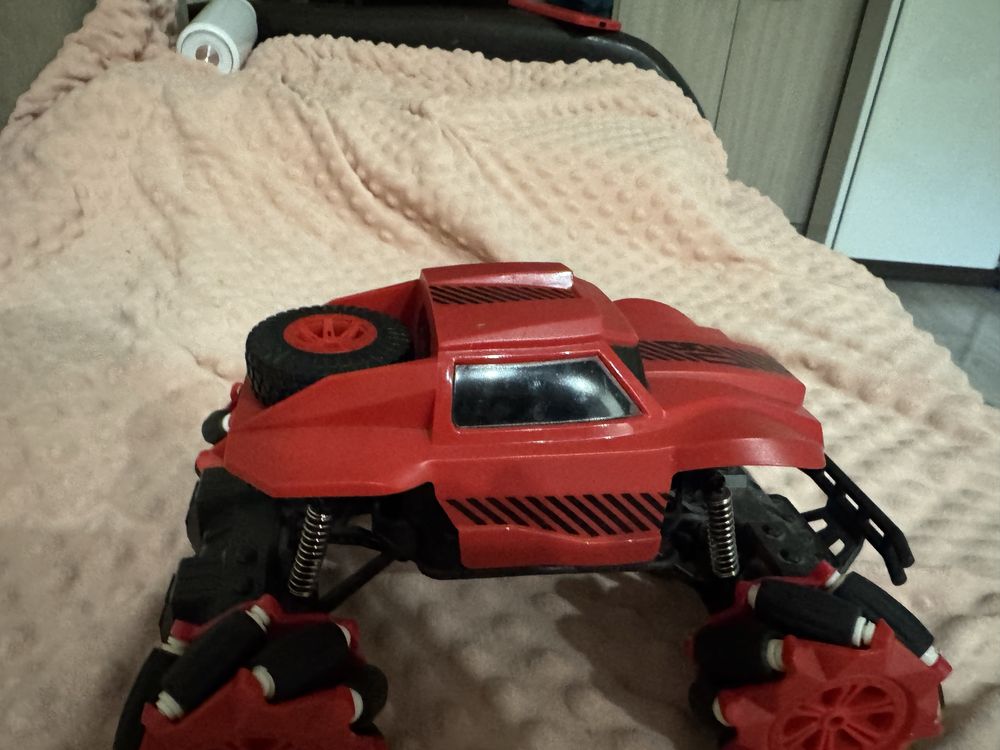 Машина игрушечная