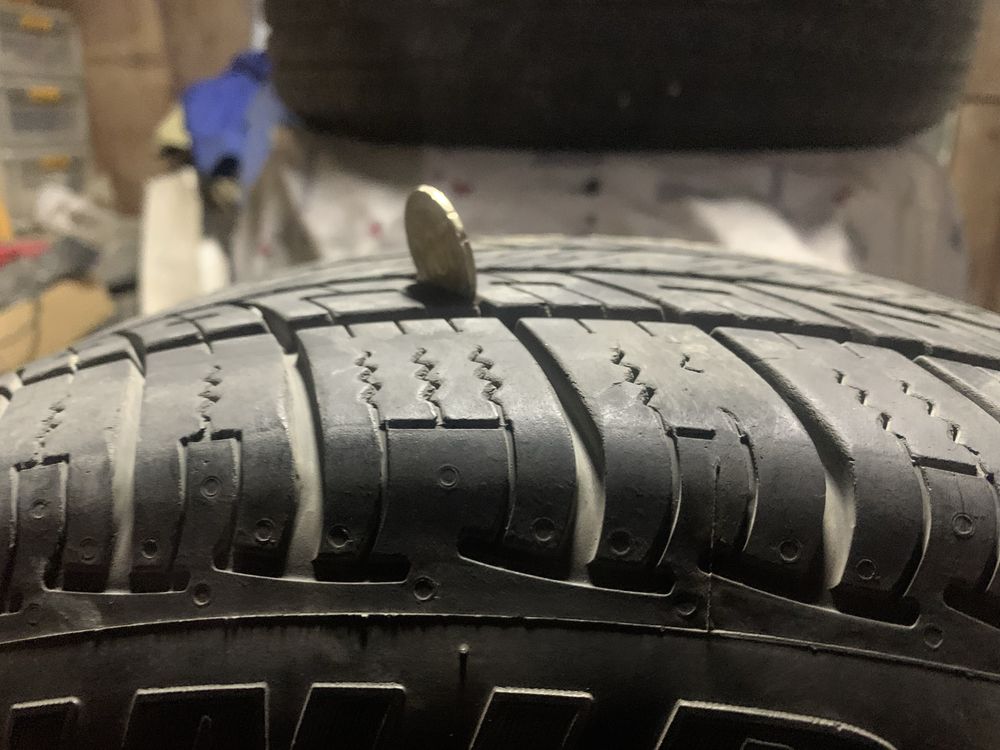 Продам резину 225/65/R17