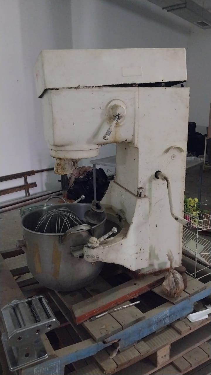 Тестомес б/у продам