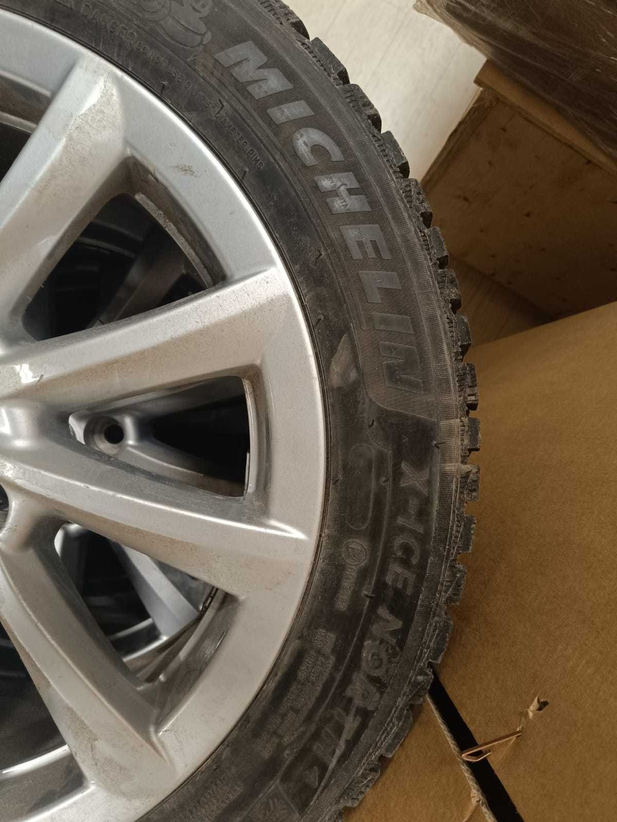Комплект оригинальных 4 резины 215-55-R17 и диски на камри 70 75 80