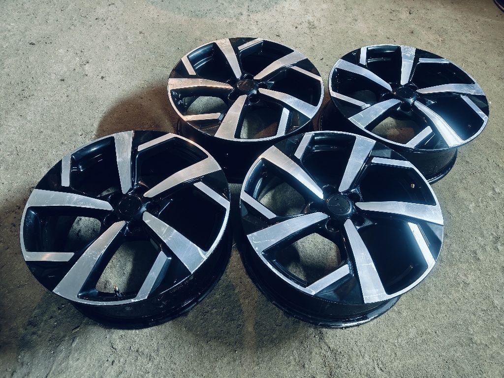 R19 PCD 5*114,3 Комплект легкосплавных дисков