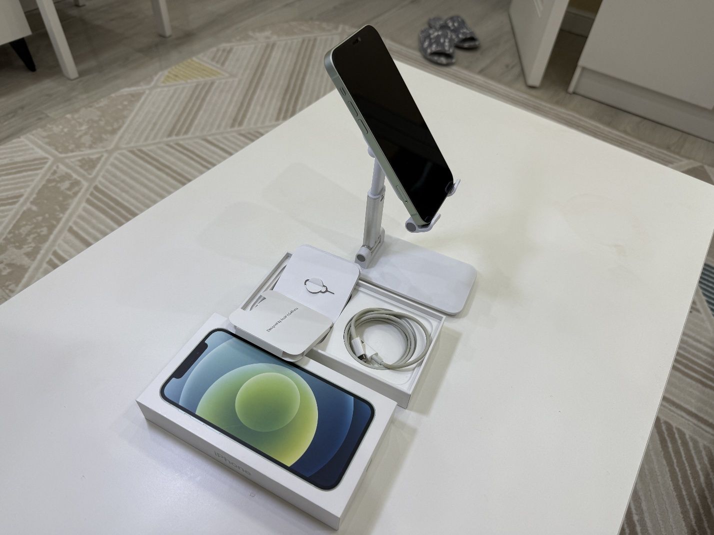 iPhone 12 256 гб + два чехла, цвет зелёный лимитированная серия