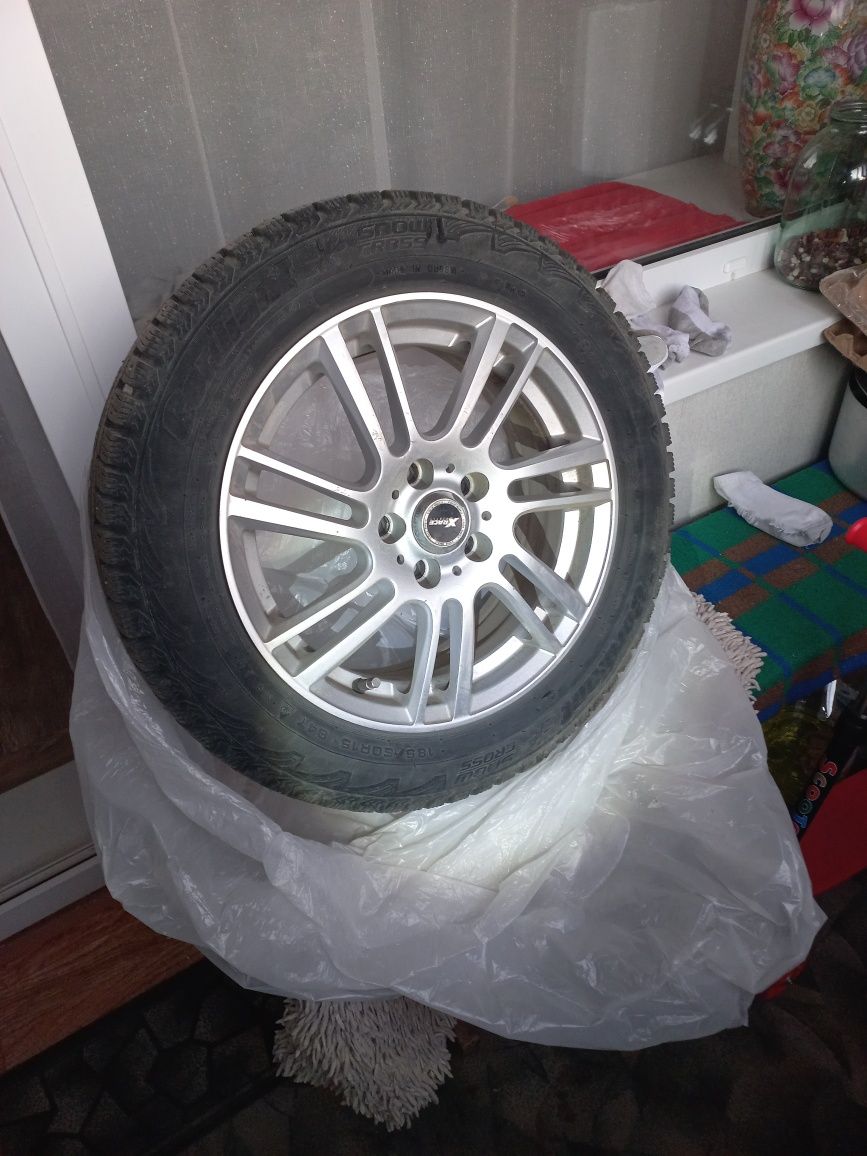 Продам колёса 185/60 R15 4 штуки, подлокотник на поло в подарок