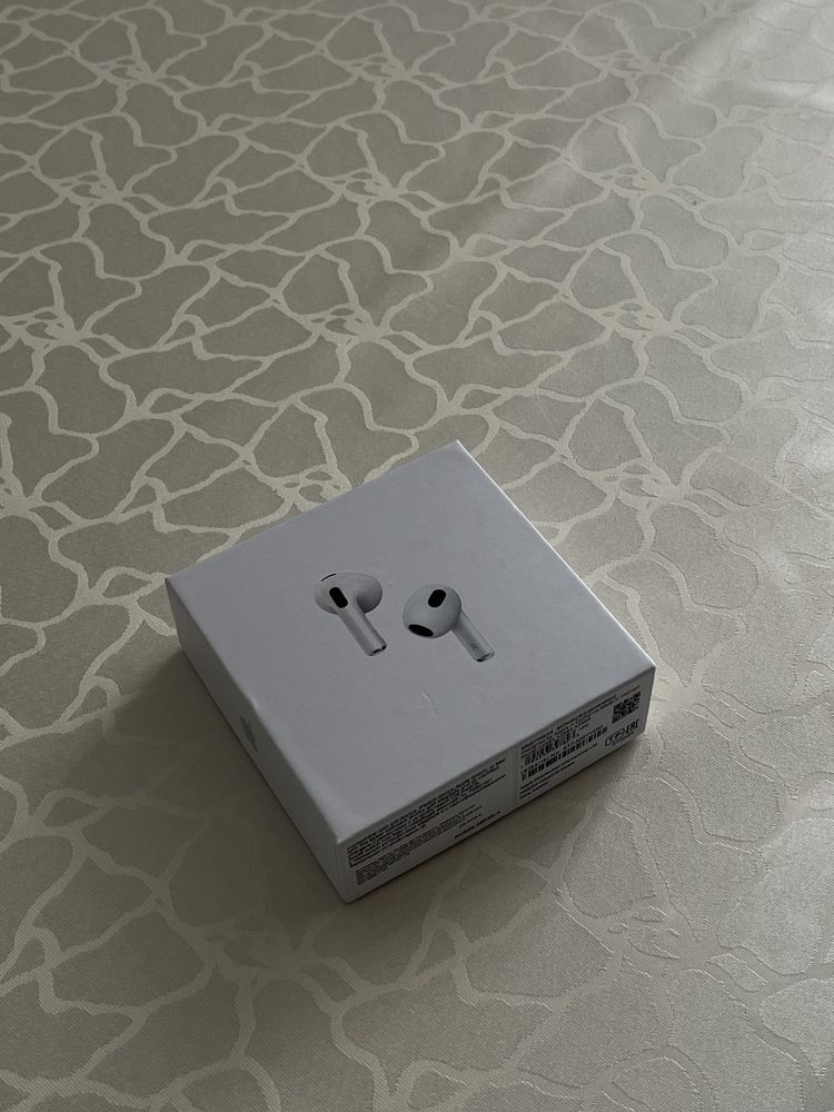 Продам airpods 3