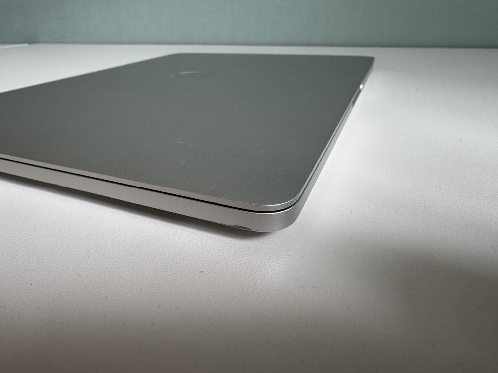 Macbook Pro 2017 TouchBar 512 Gb