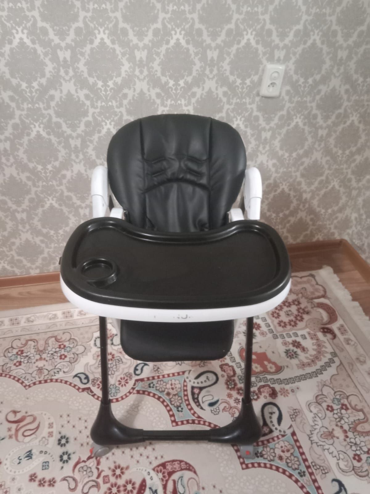 Стол для кормления