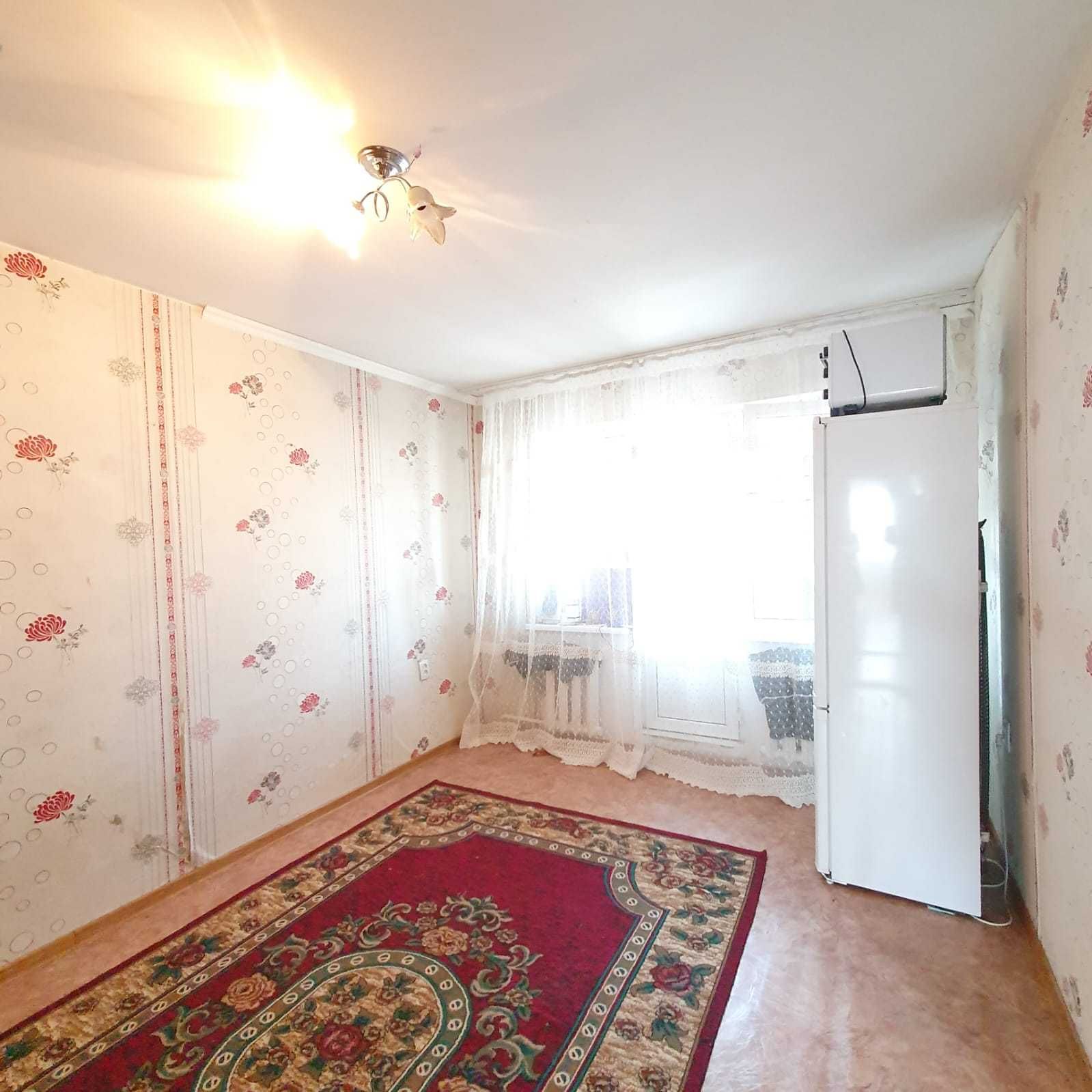 Продам 2х кв. по пр.Абая, этаж 3/5, "распашонка", квадратура 48м2!