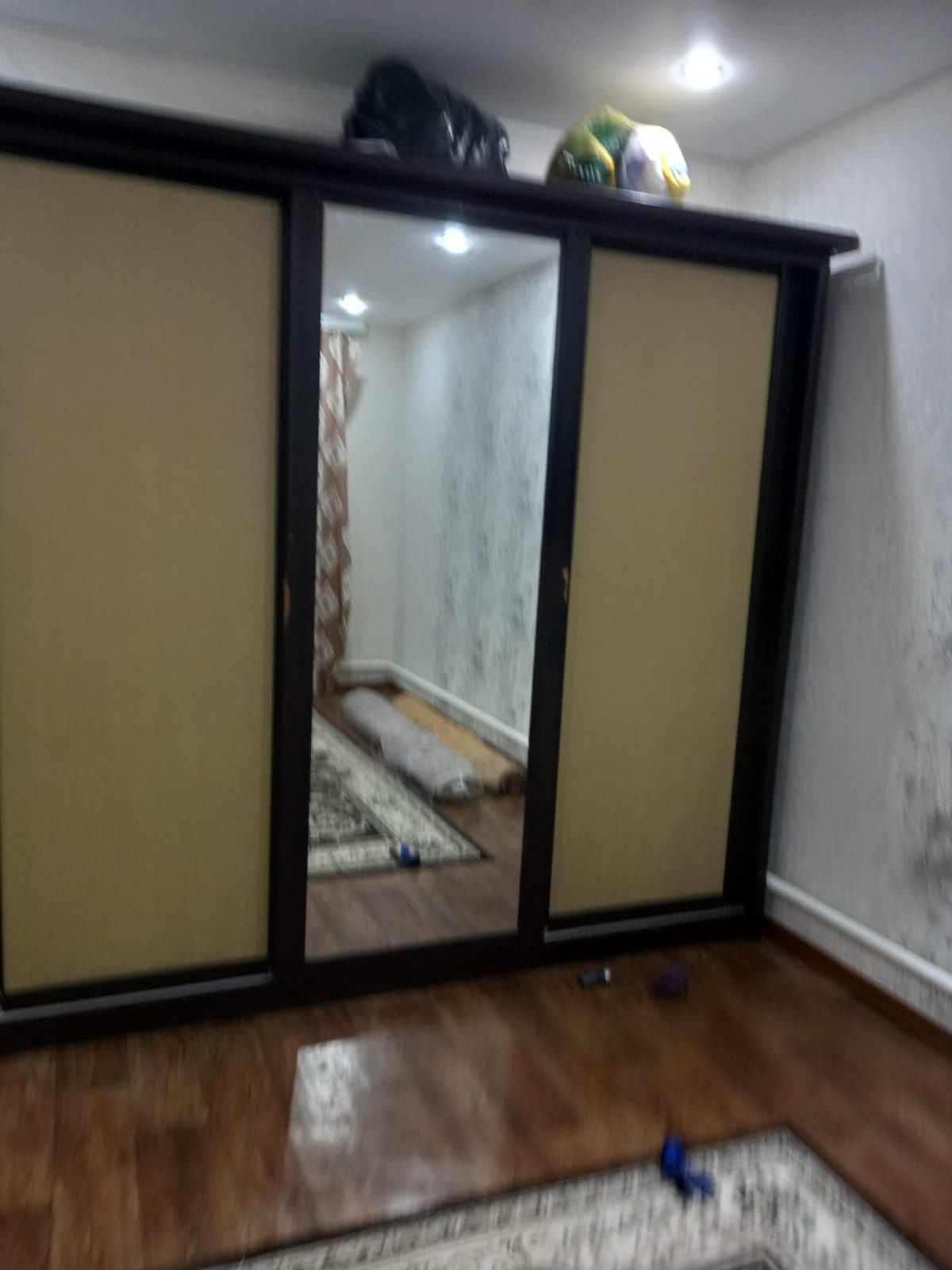 Продам шкаф в хорошом качестве!