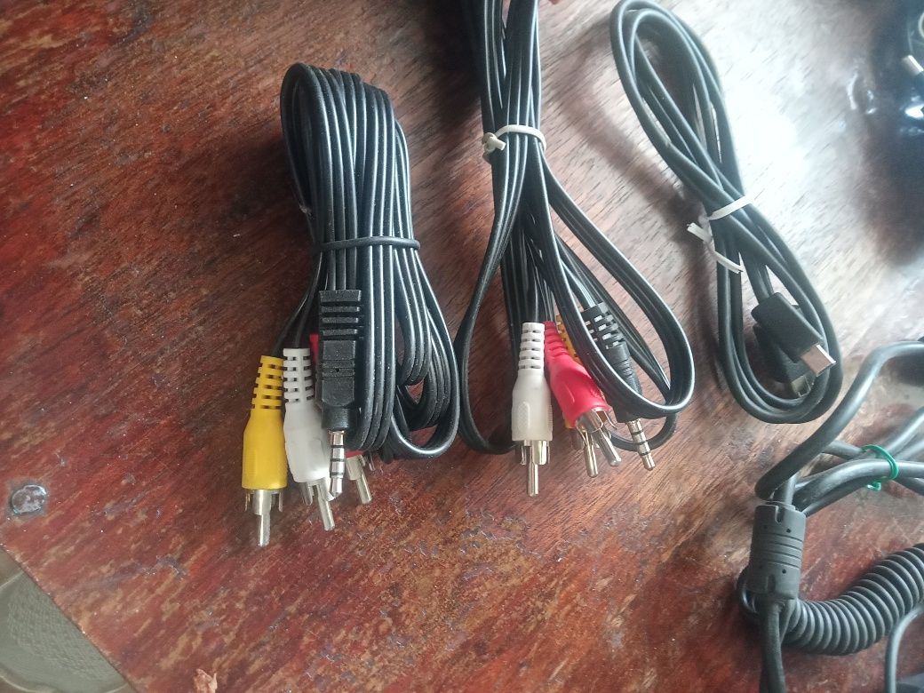 Продам адаптеры на весы-9 v, и на многое другое  разной величины.