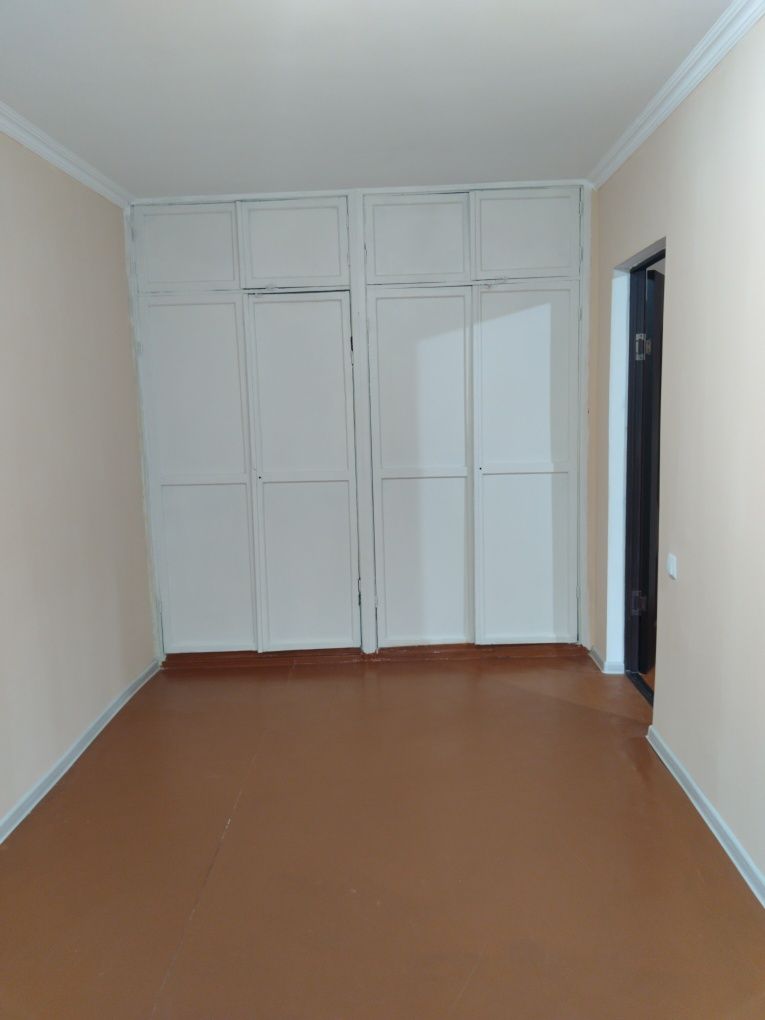 Срочно продается 2 х комнатная квартира.