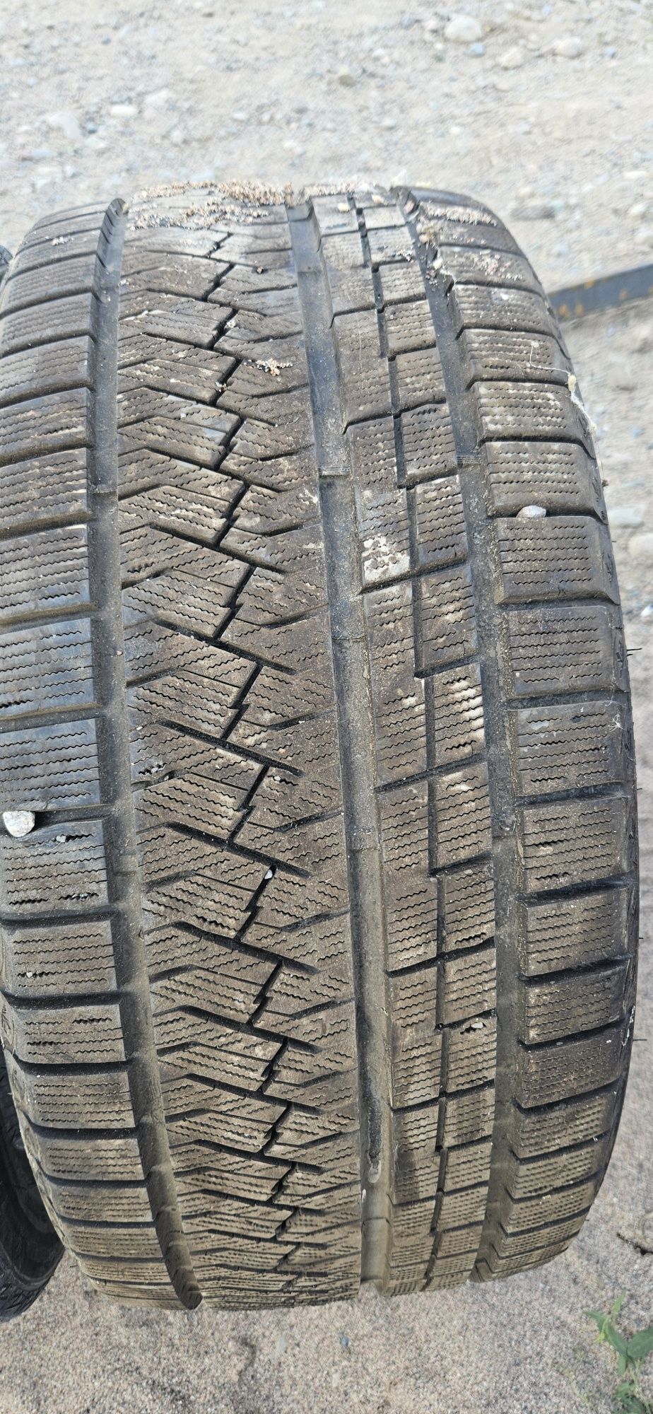 Зимняя резина 255/40/19 пара