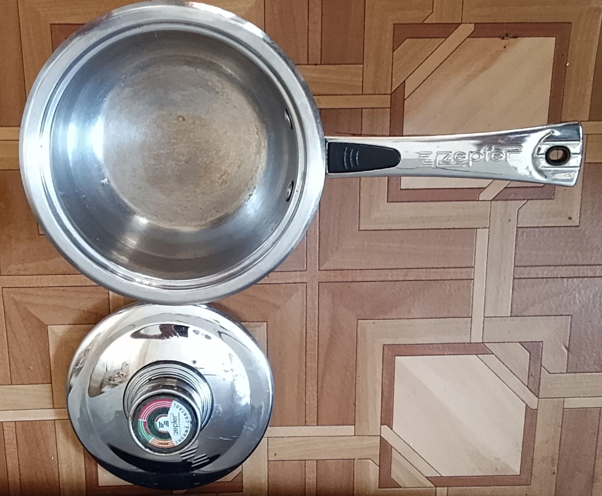 Сковородку и сотейник продаю