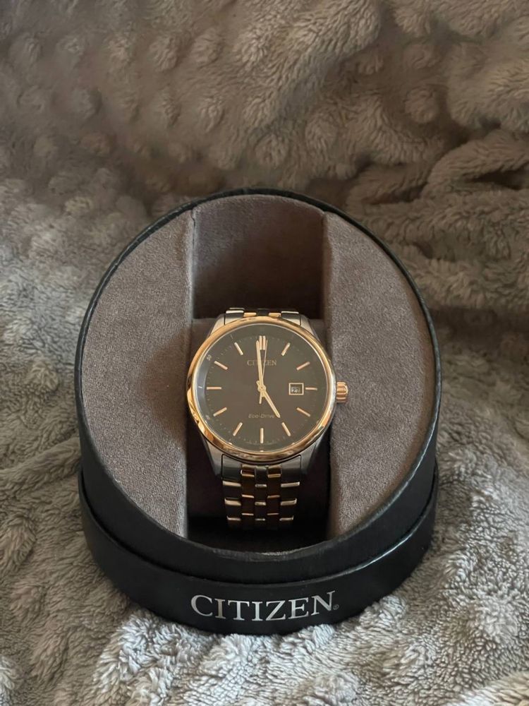 Наручные часы Citizen Eco-Drive.