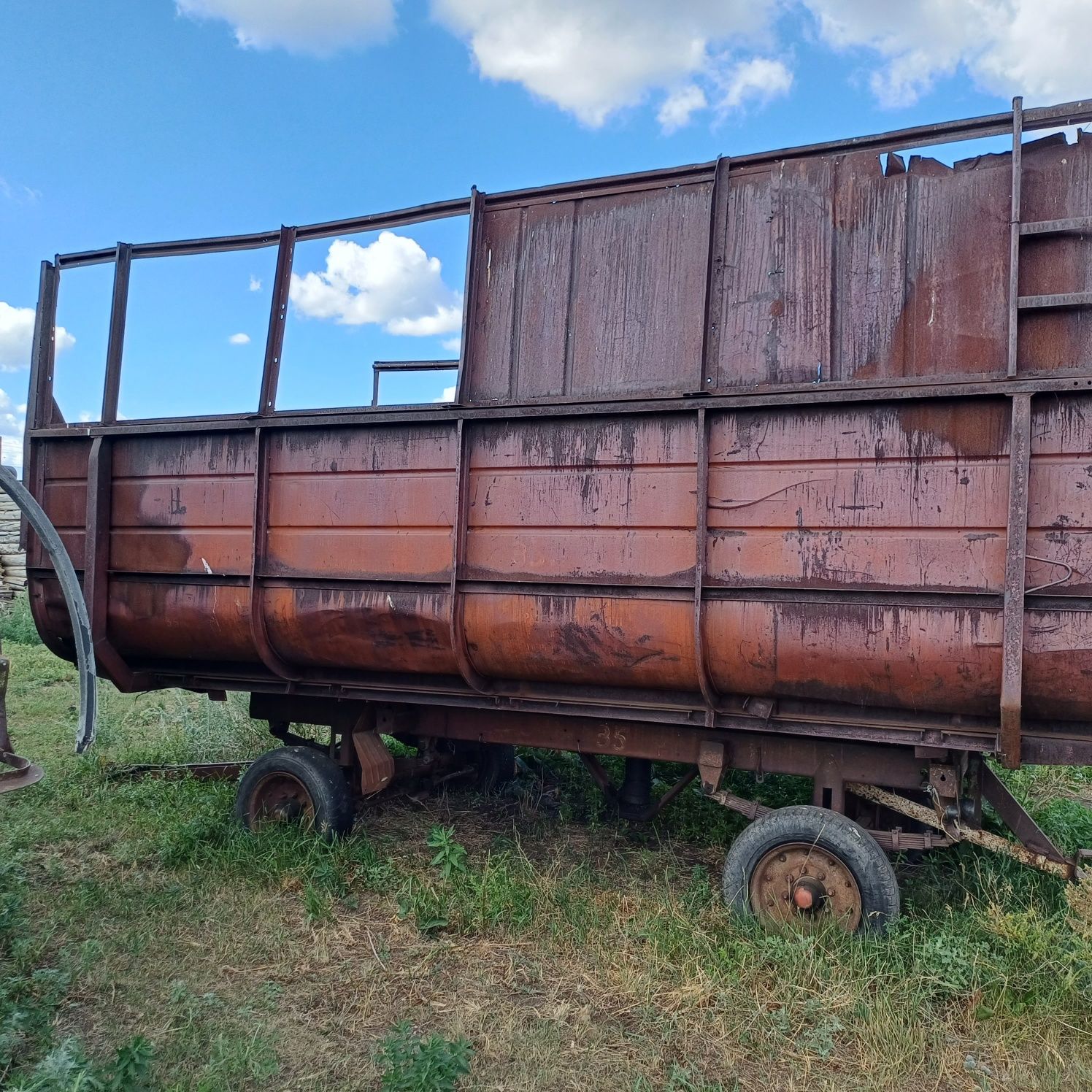 Продам тележки для сено в хорошем состоянии!