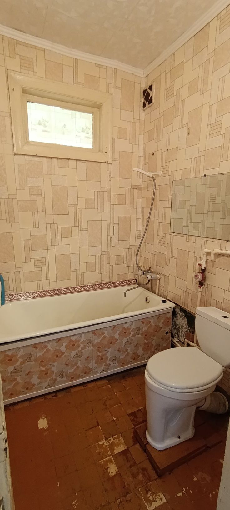 Продам 2-х ком Интернациональная 11