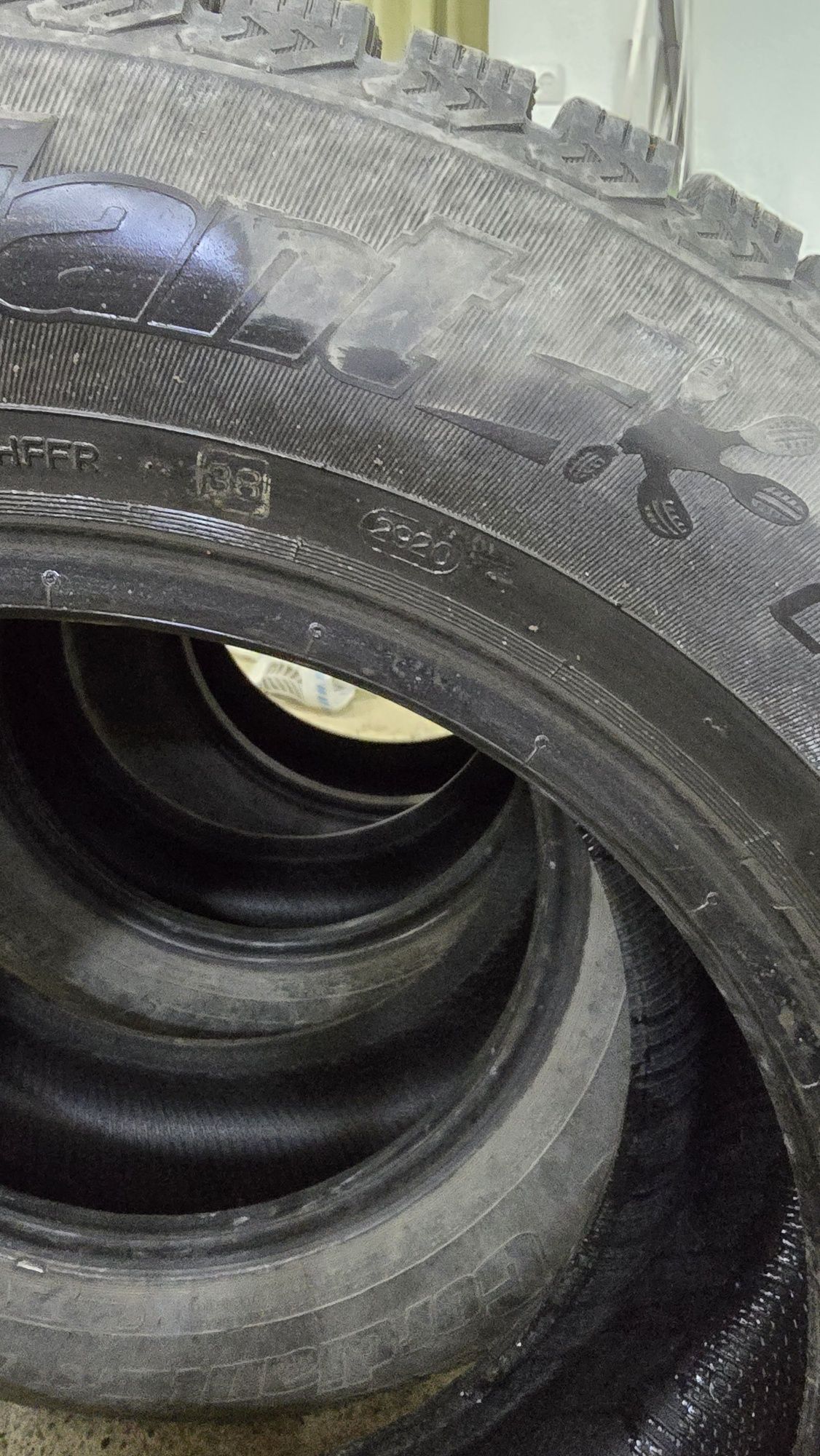 Продам зимние шины 235/65/17 Cordiant Snow Cross