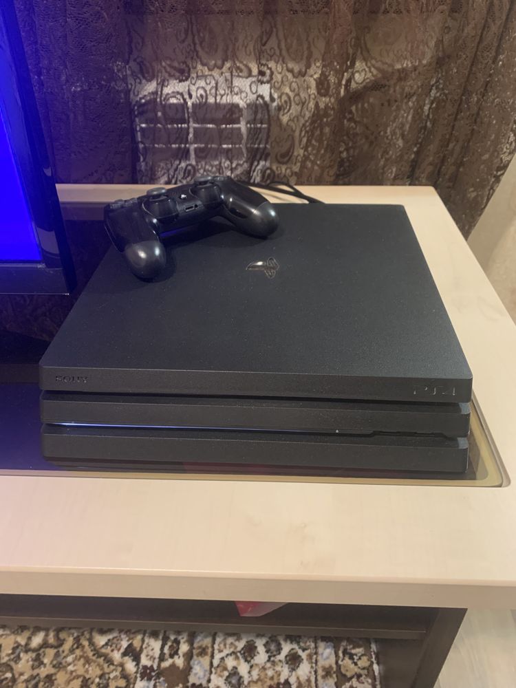 Продам PS4 Pro