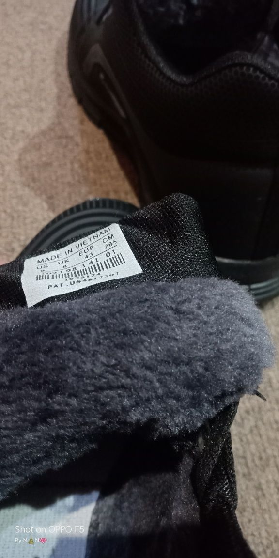 Кроссовки 39-40 новые зимние