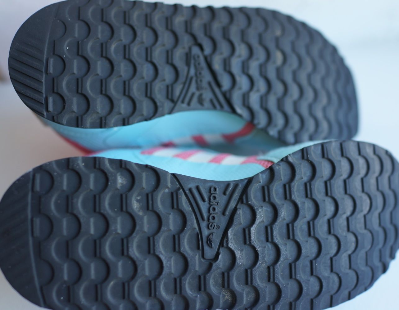 Продам детские кроссовки Adidas, 31,5 и 33,5 размеры
