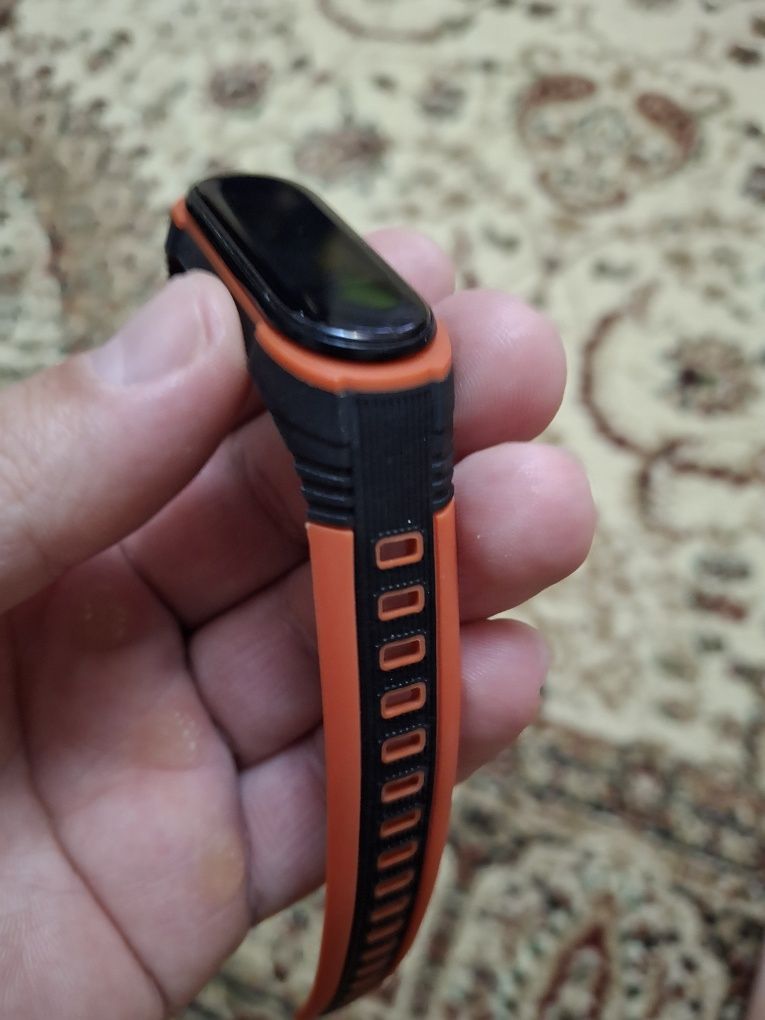 Фитнес браслет mi band 5.