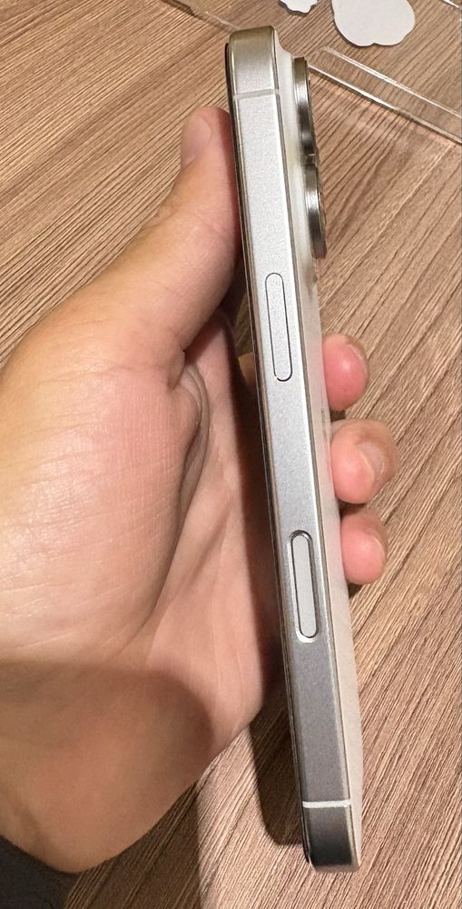 iPhone 16 pro 128GB White