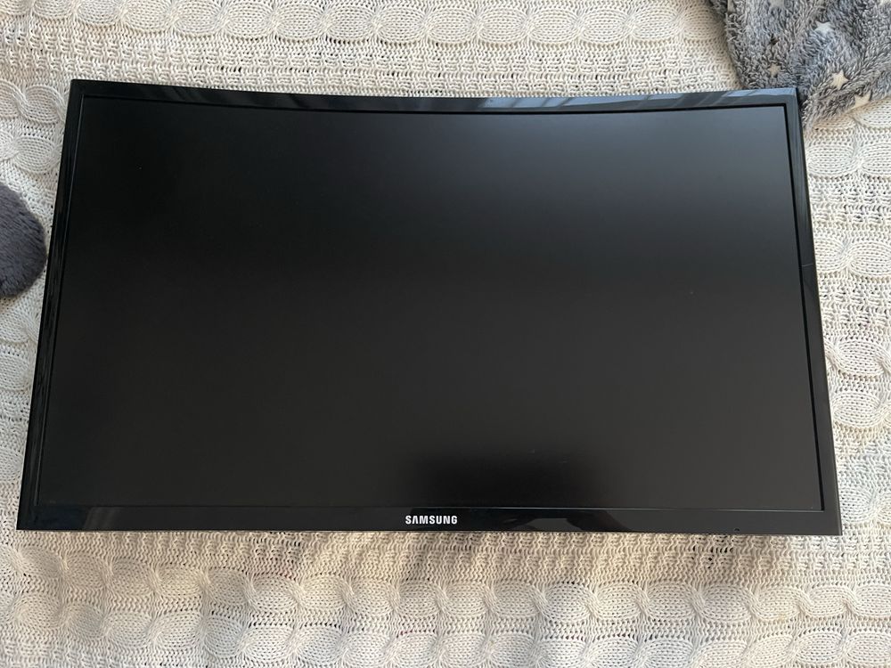 Монитор Samsung c24f396FHi