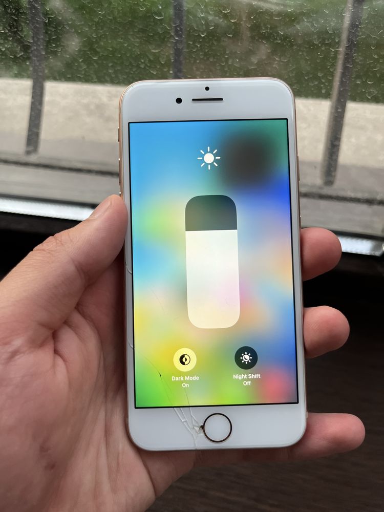 iPhone 8 64 GB gold