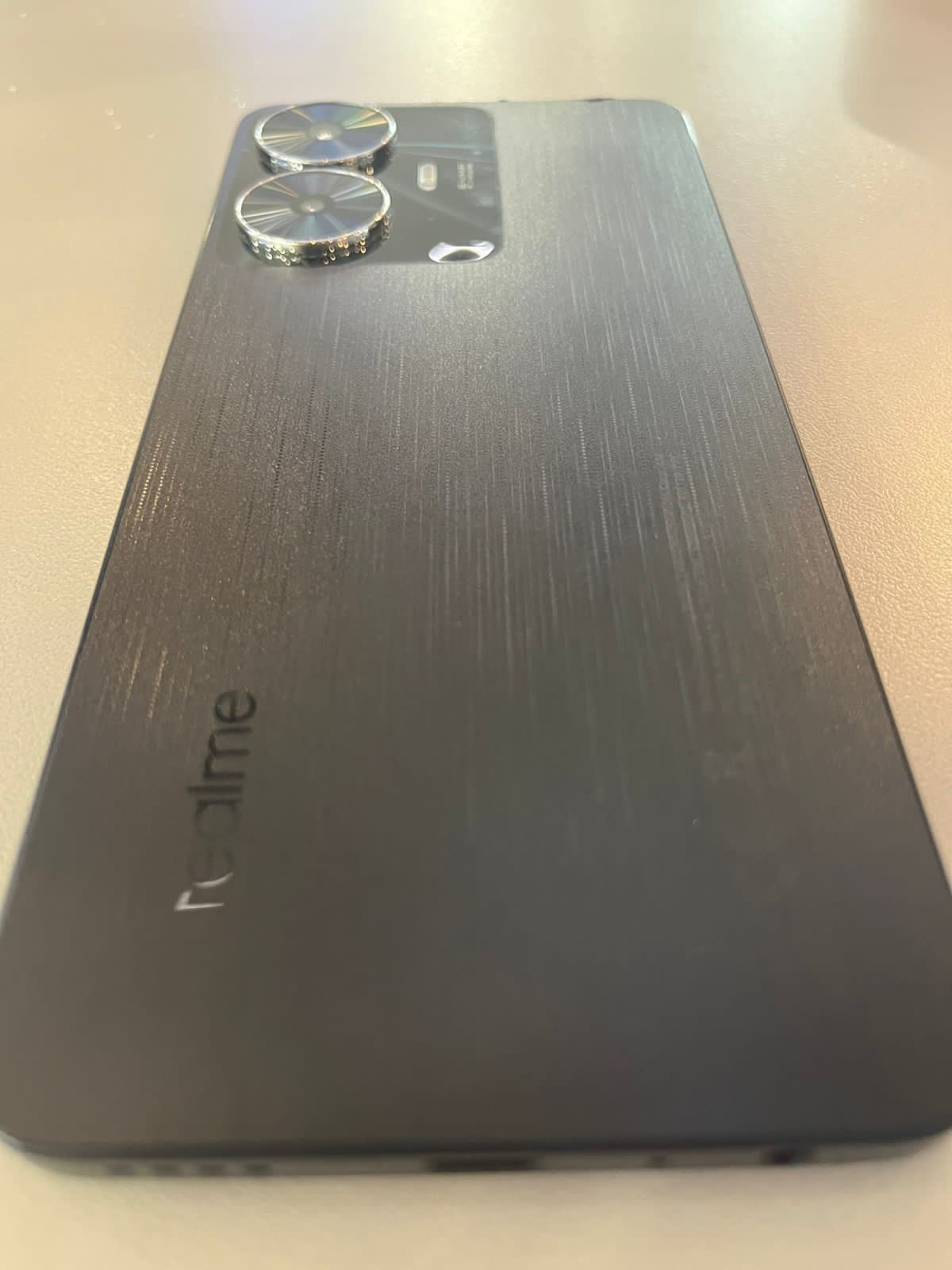 Realmi C55 128г  телефону месяц продаю свящи новым