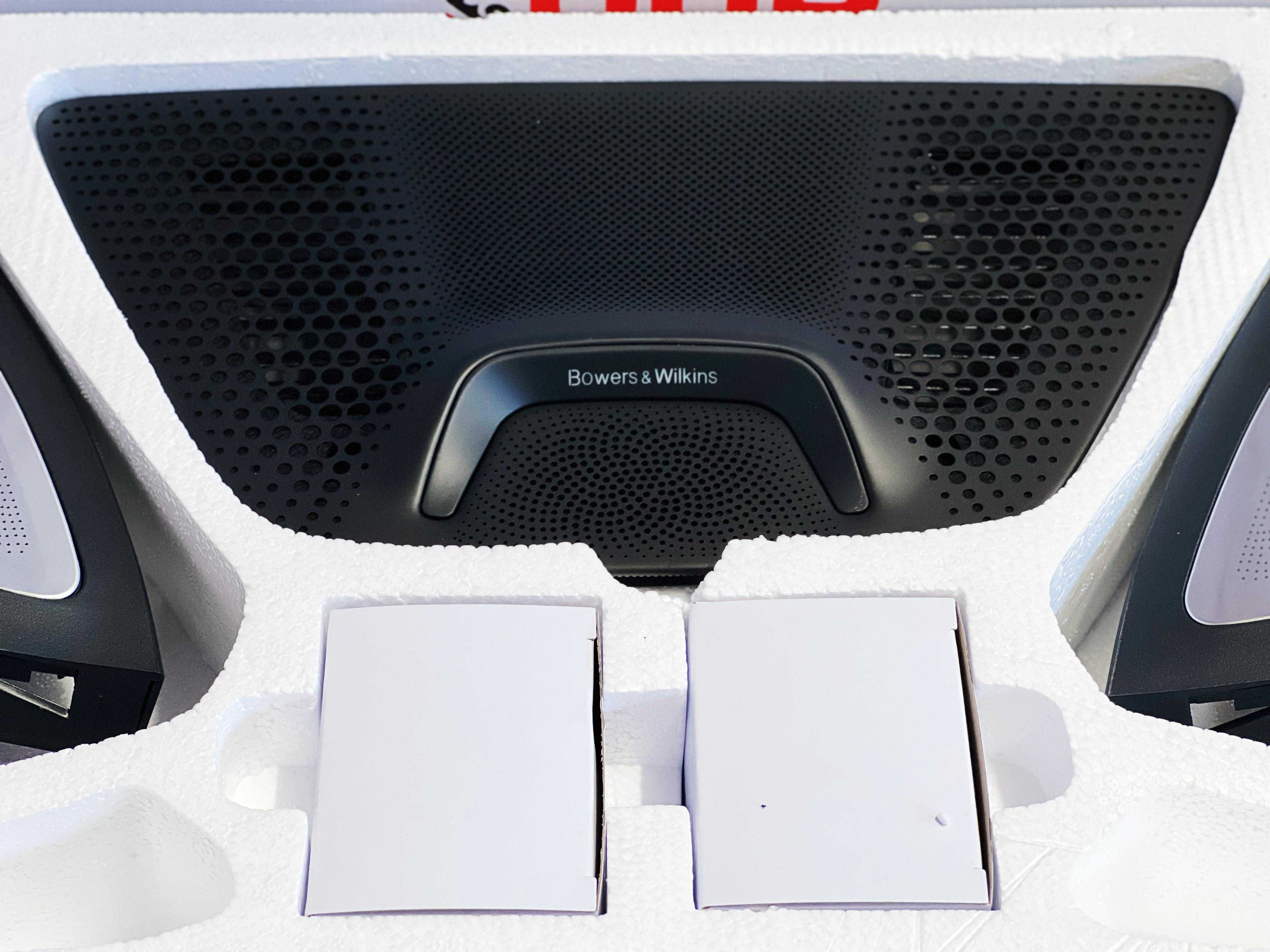 BOWERS WILKINS на BMW X7 G07 сетки с подсветкой (дооснощение)