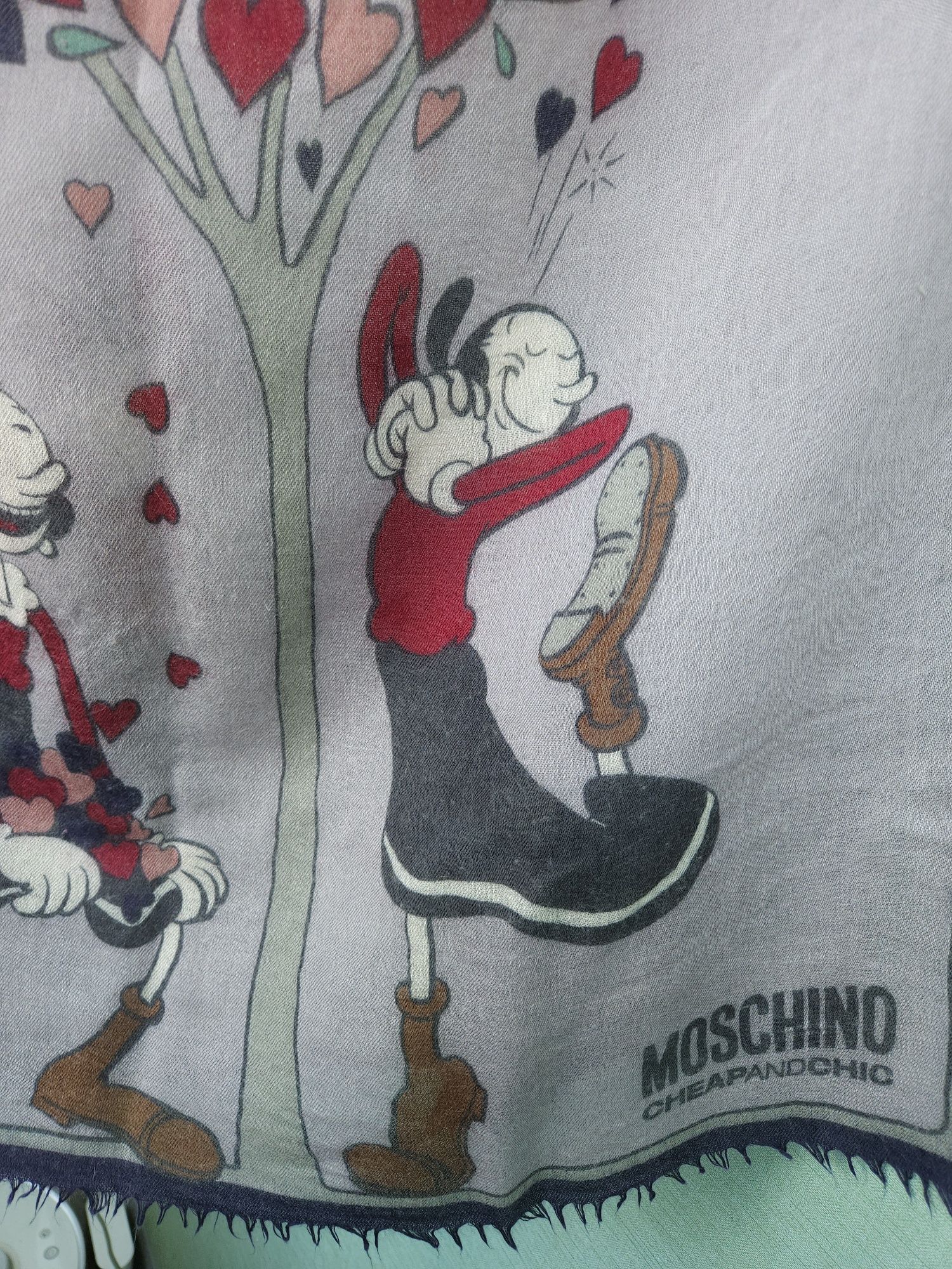Шарф палантин от Moschino