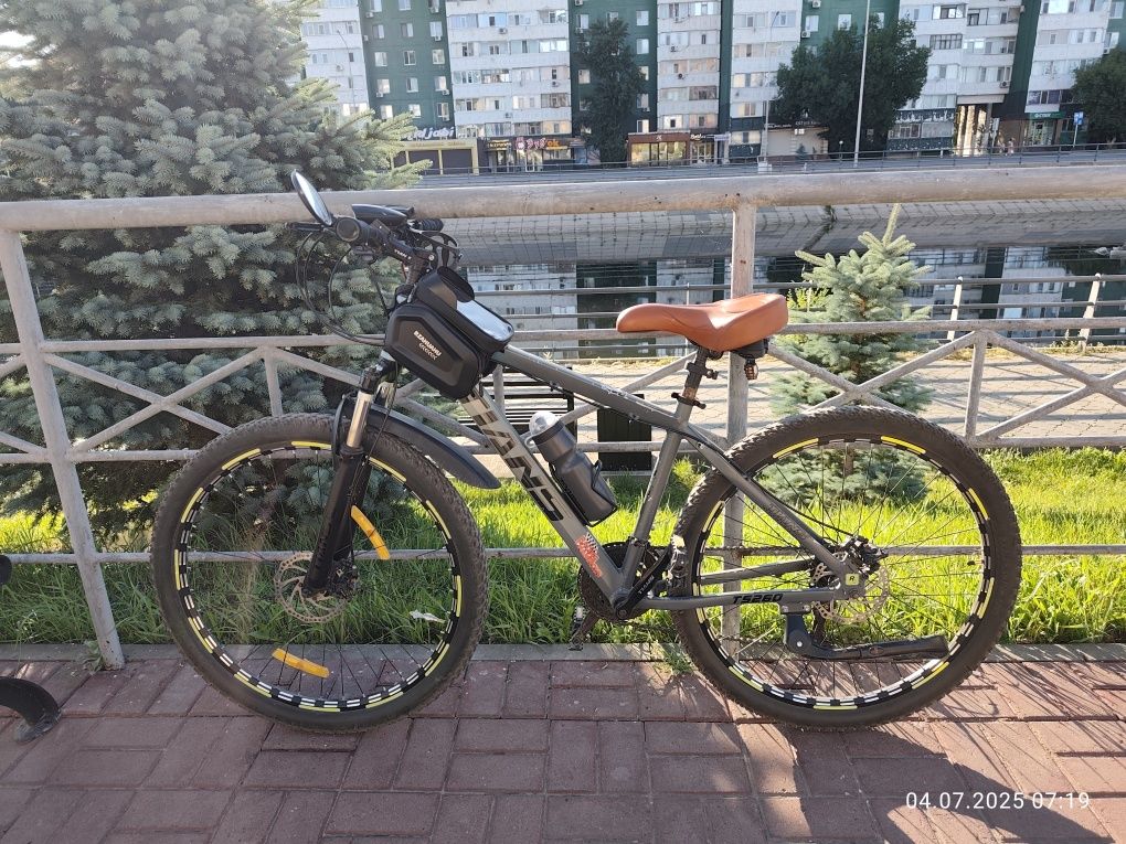 Продам зараженни велосипед  состаение самолет  спортивной гоночный