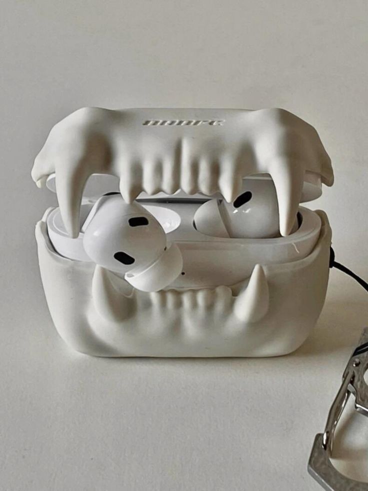 Продам чехол airPods Pro 2/4 airPods 4