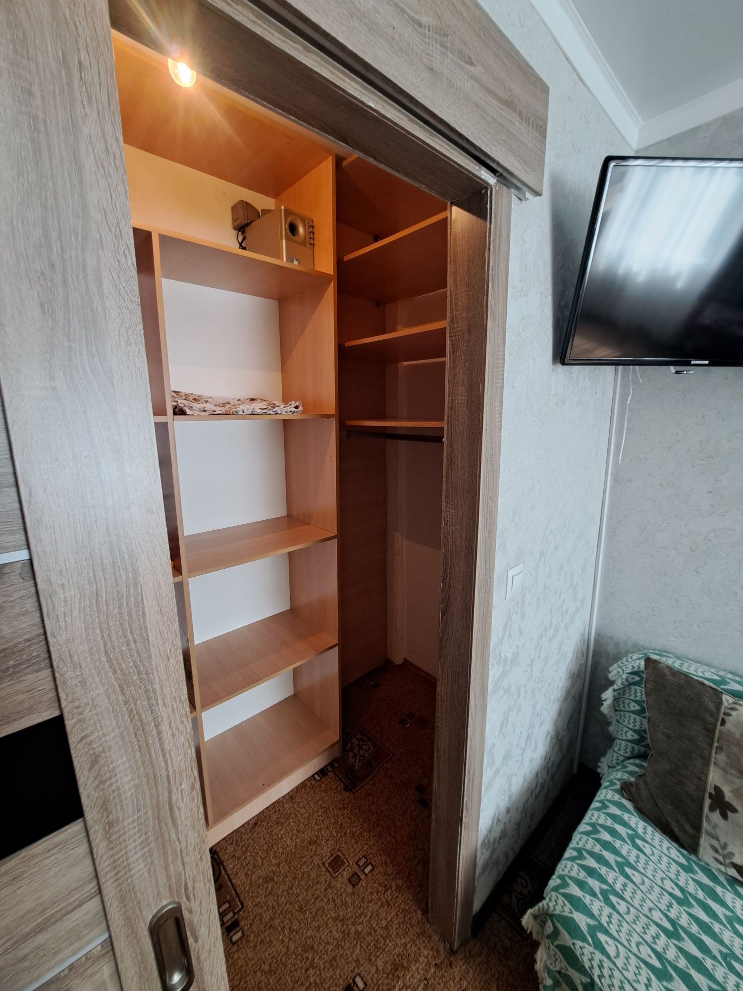 Продаётся 2-комн.квартира. Есенберлина 32.