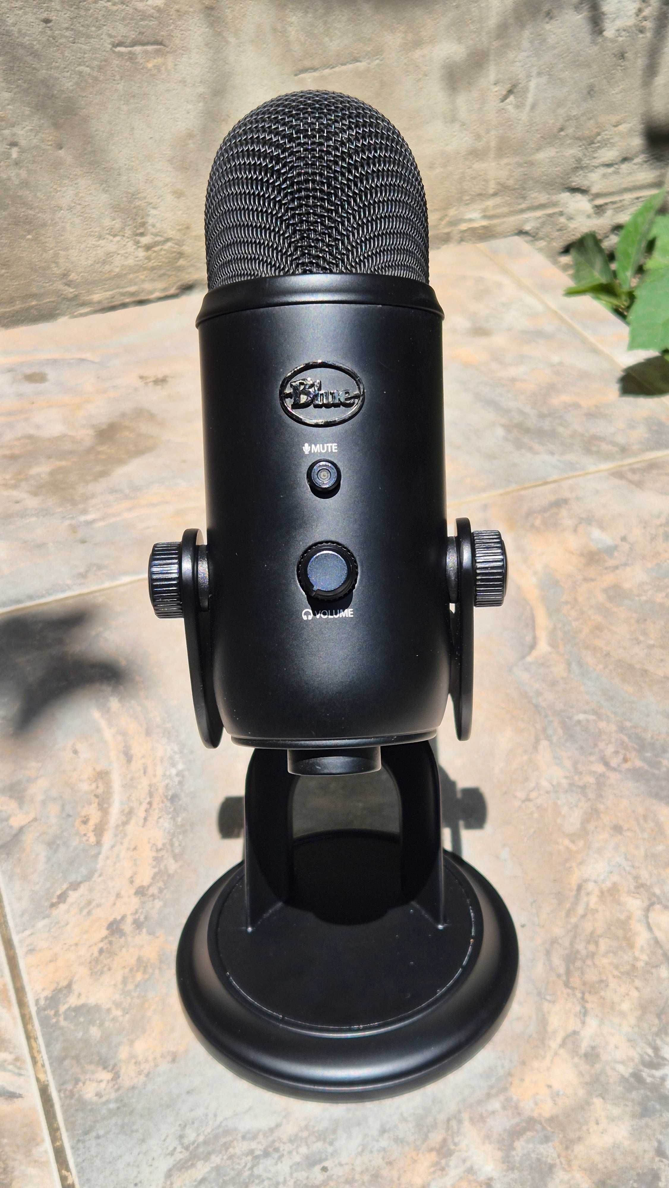 Микрофон Blue Yeti