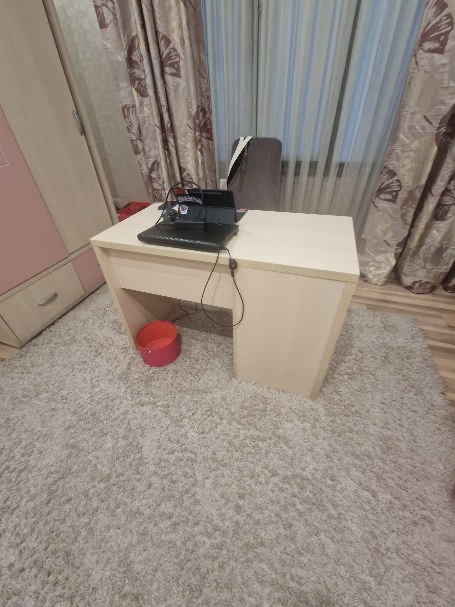 Продам все что в комнате либо частично
