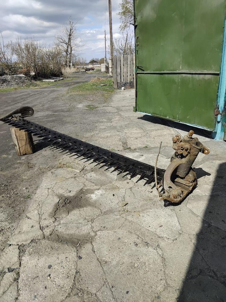 Продам Трактор .