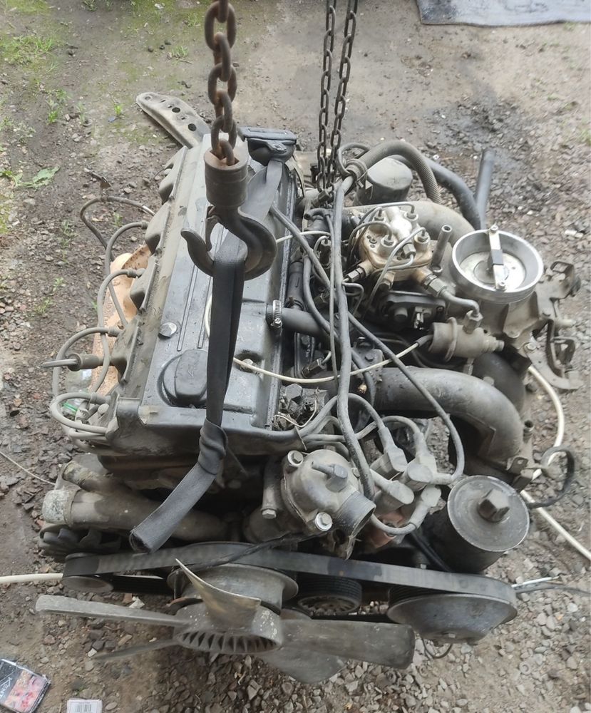Продам движок от мерс 124