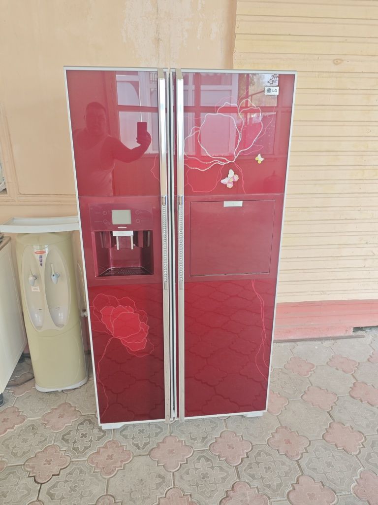 Продам Холодильник марки LG