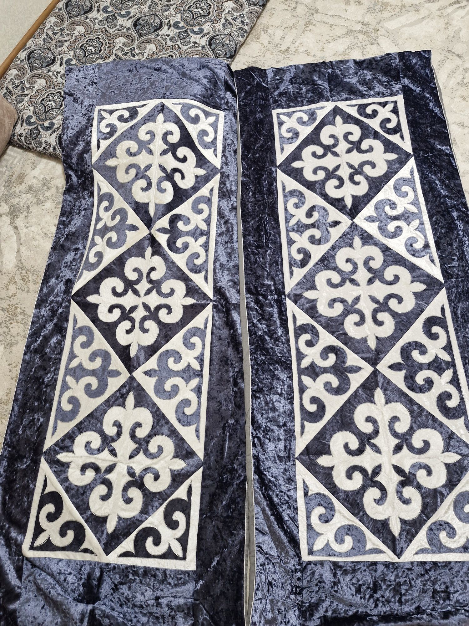 Продам   Шторы ,+ Тюль