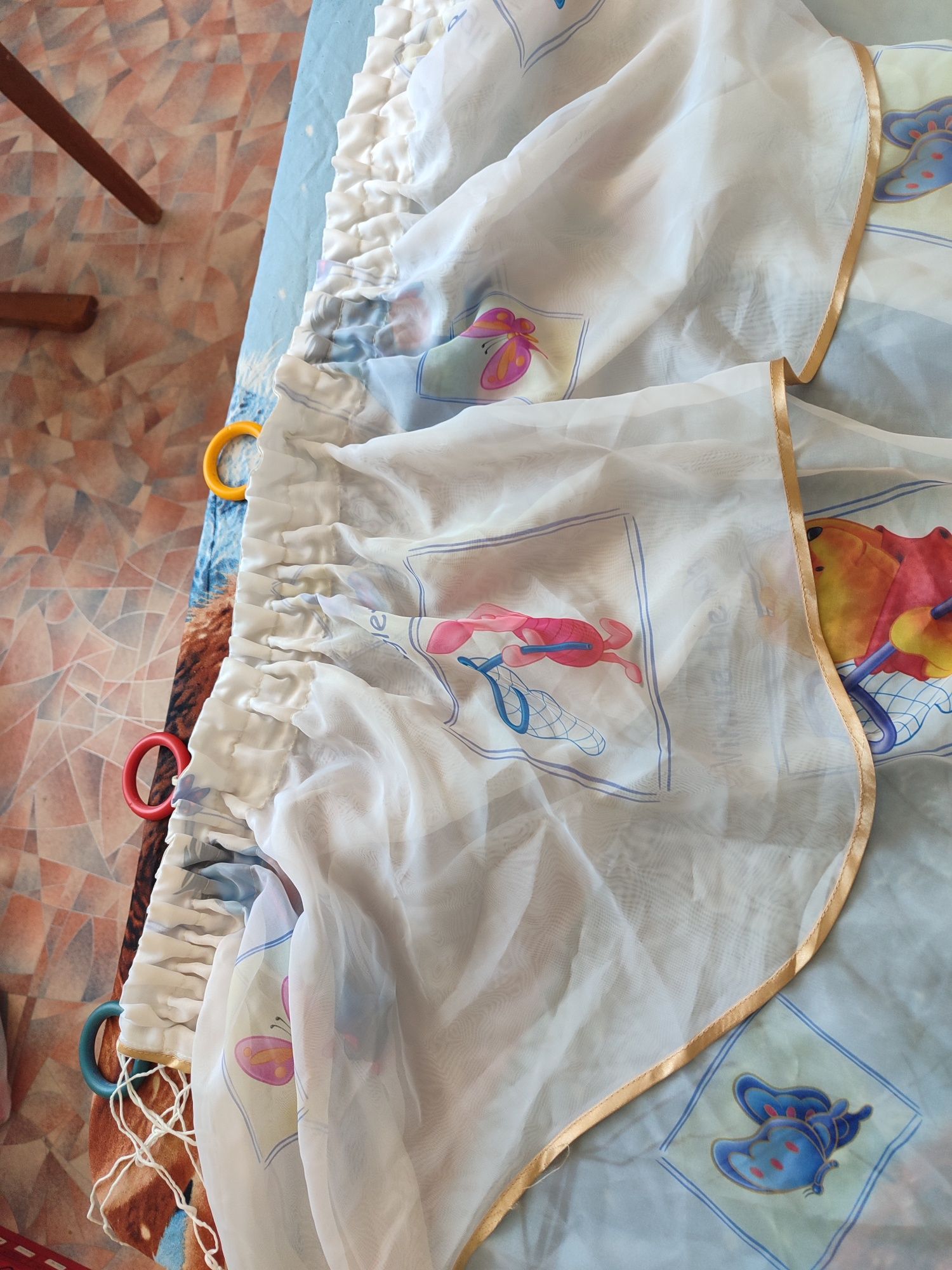 Продам тюль в детскую