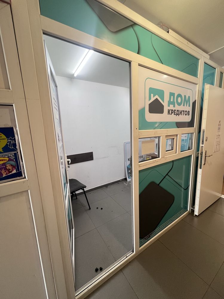 Сдаем в аренду под кредитный отдел , раскачанная  точка.